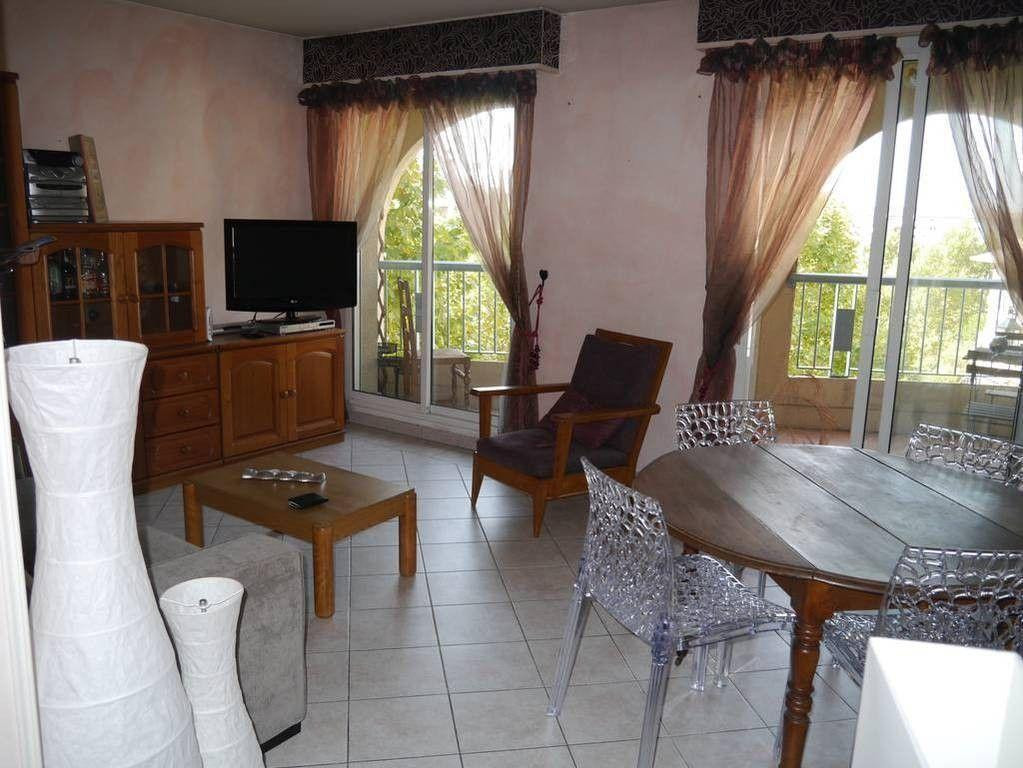 
                                                Location
                                                 Superbe 2P meublé 45m² climatisé avec 2 loggias