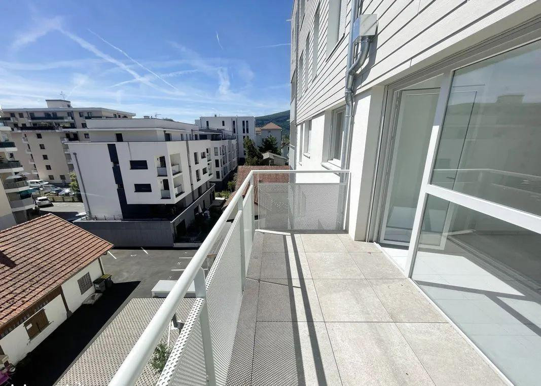 
                                                Location
                                                 Superbe 2P meublé 45m² Hyper centre Annemasse