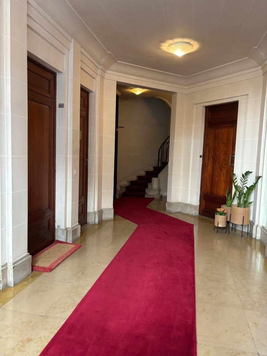 
                                                Location
                                                 Superbe 2P meublé 45m² sans vis à vis et calme