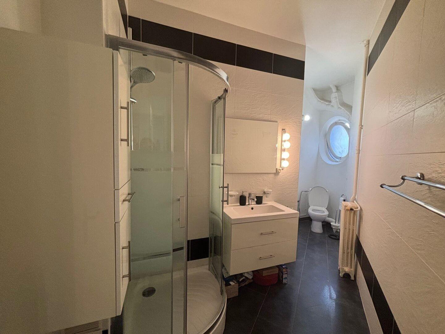 
                                                Location
                                                 Superbe 2P meublé 45m² sans vis à vis et calme