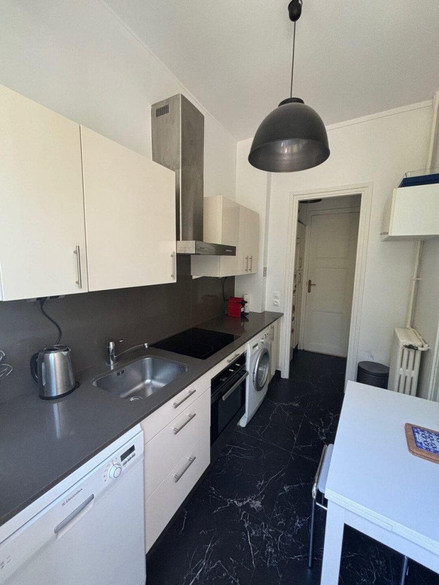 
                                                Location
                                                 Superbe 2P meublé 45m² sans vis à vis et calme