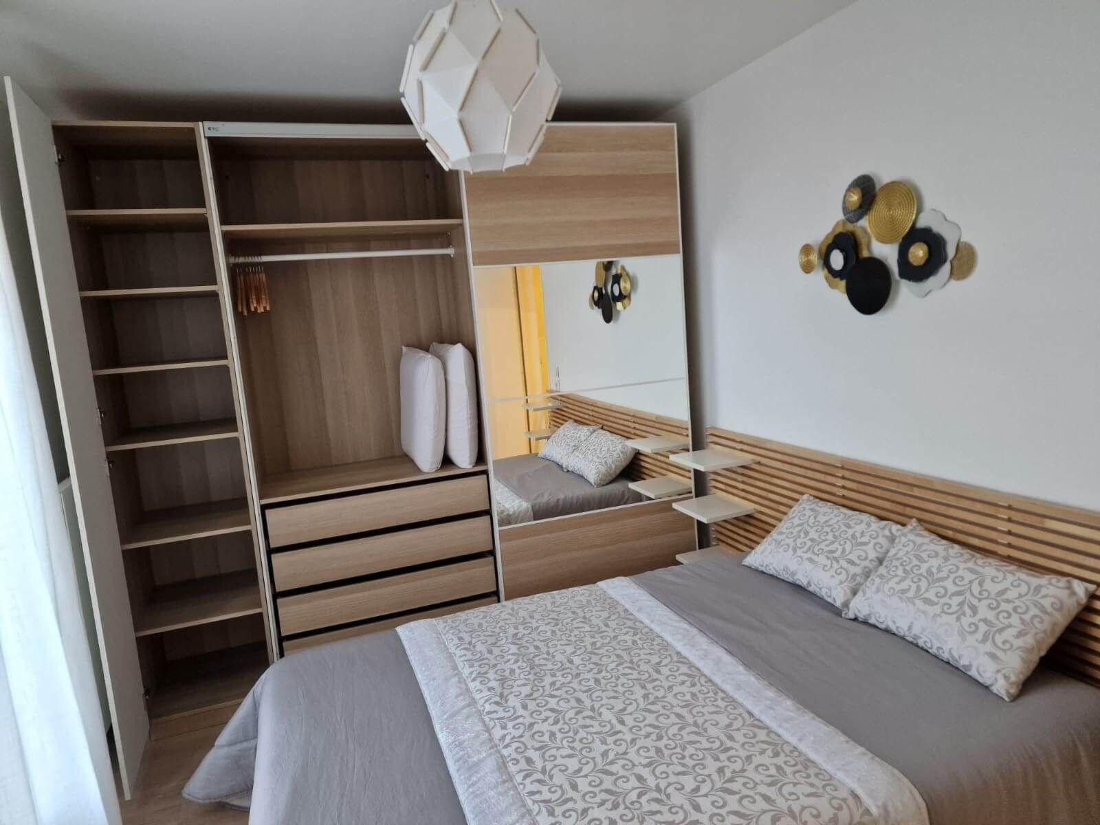 
                                                Location
                                                 Superbe 2P meublé 47m²