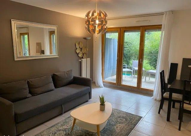 
                                                Location
                                                 Superbe 2P meublé 47m² Métro Aymé Césaire