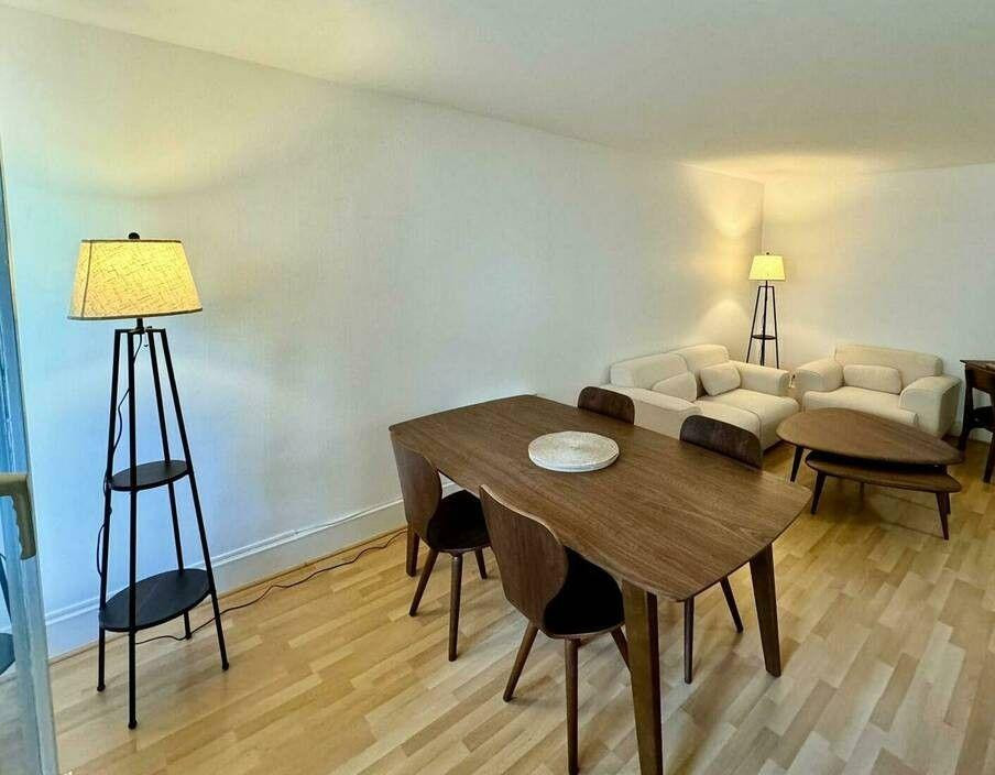 
                                                Location
                                                 Superbe 2P meublé 47m² paisible à Versailles