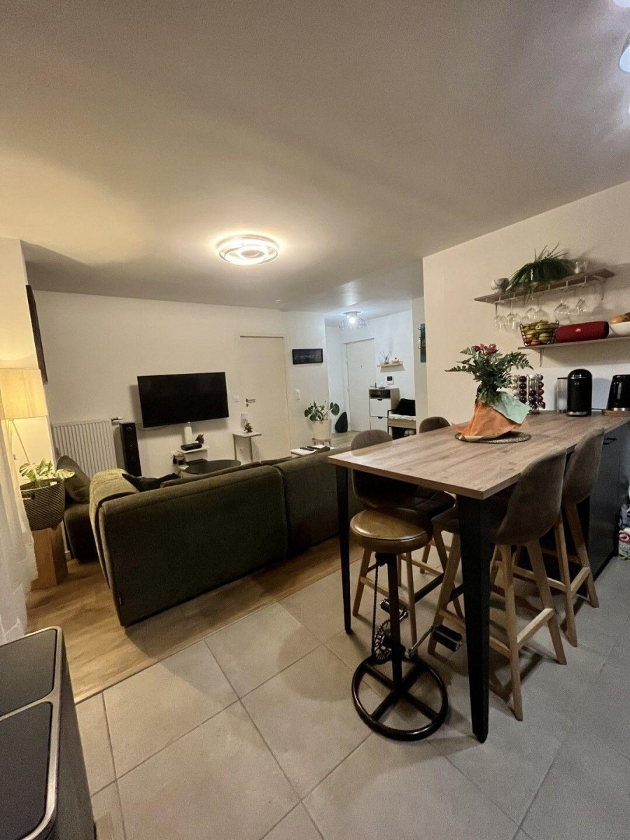 
                                                Location
                                                 Superbe 2P meublé 48m² avec grande terrasse