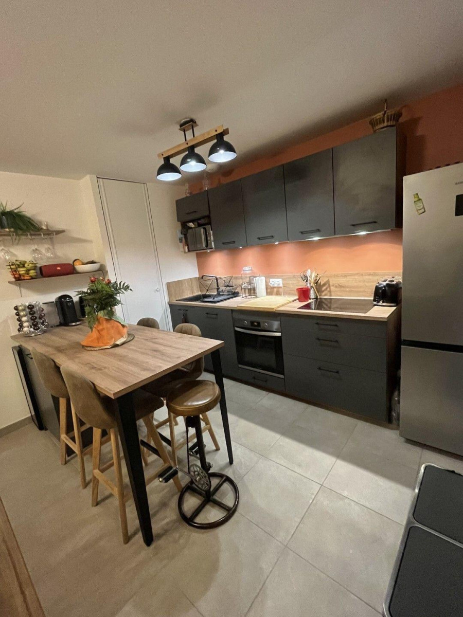 
                                                Location
                                                 Superbe 2P meublé 48m² avec grande terrasse