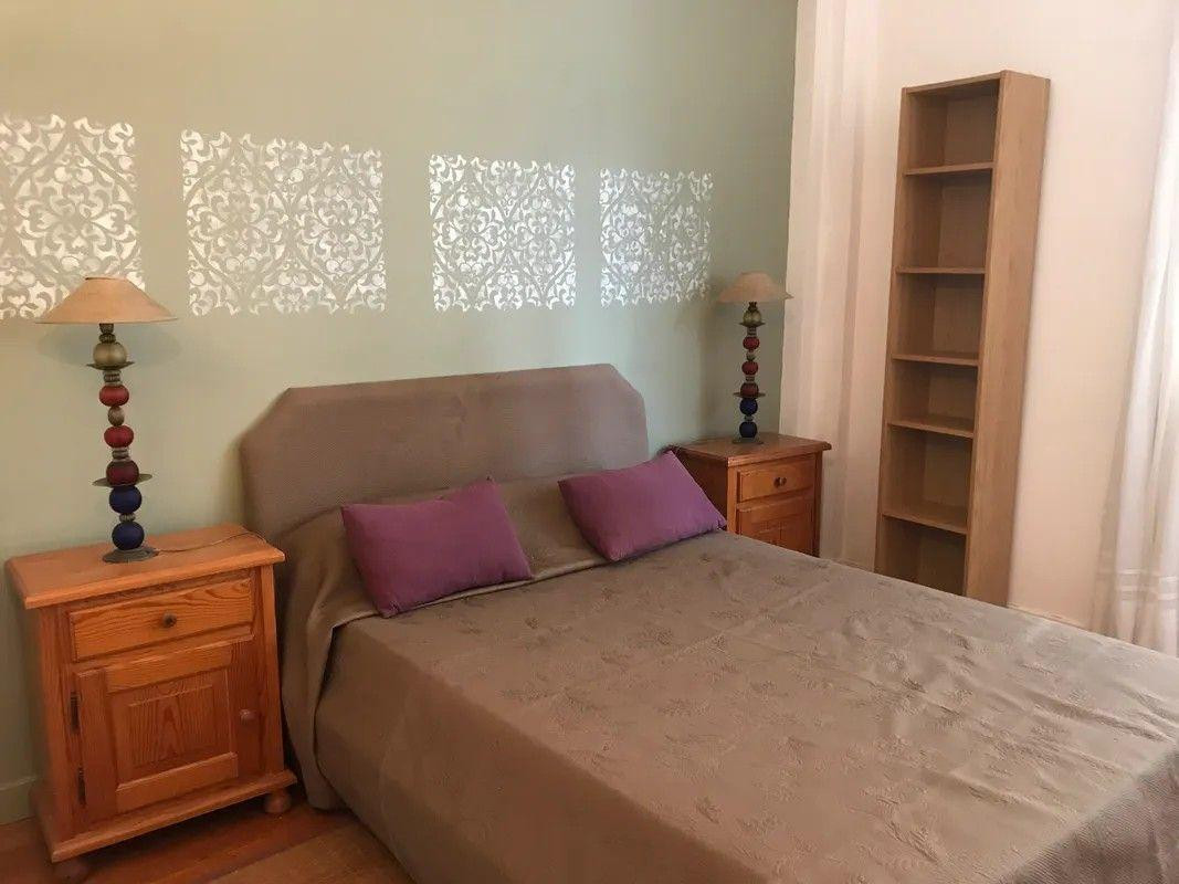 
                                                Location
                                                 Superbe 2P meublé 48m² dans immeuble Art Déco