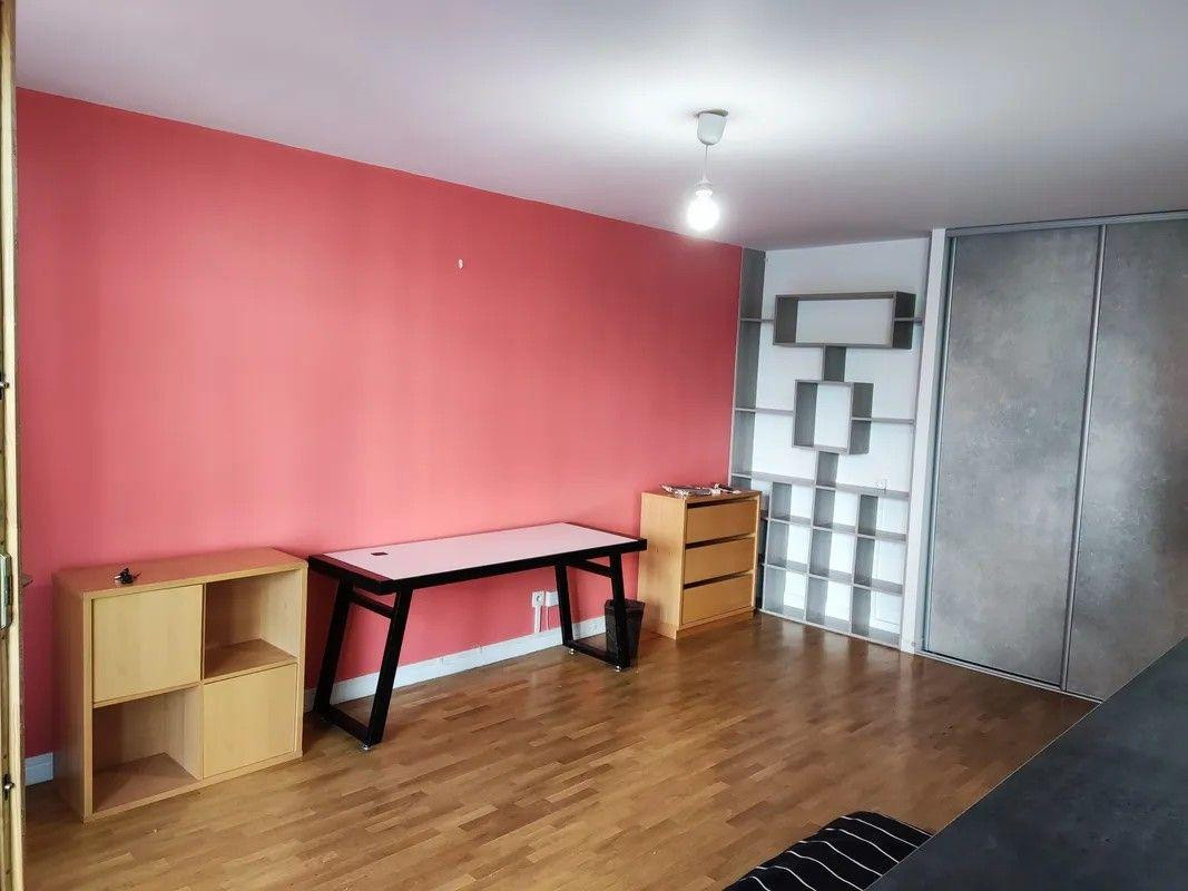
                                                Location
                                                 Superbe 2P meublé 50m² à Asnières-sur-Seine