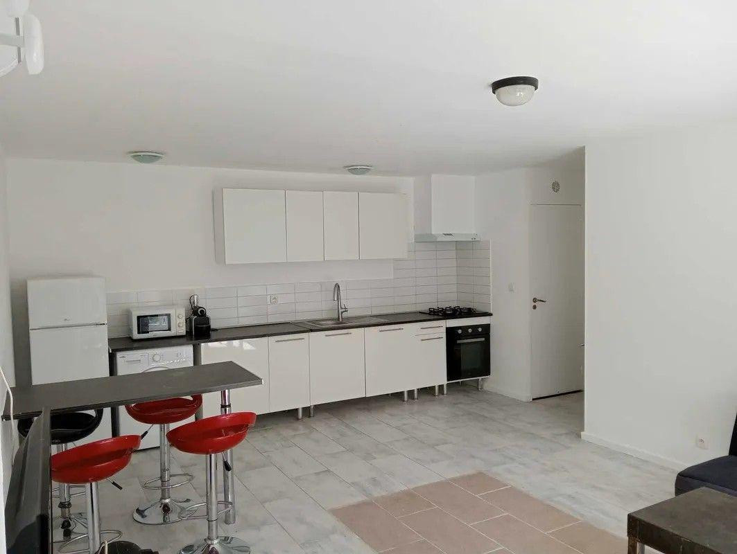 
                                                Location
                                                 Superbe 2P meublé 50m² avec jardin Montolivet