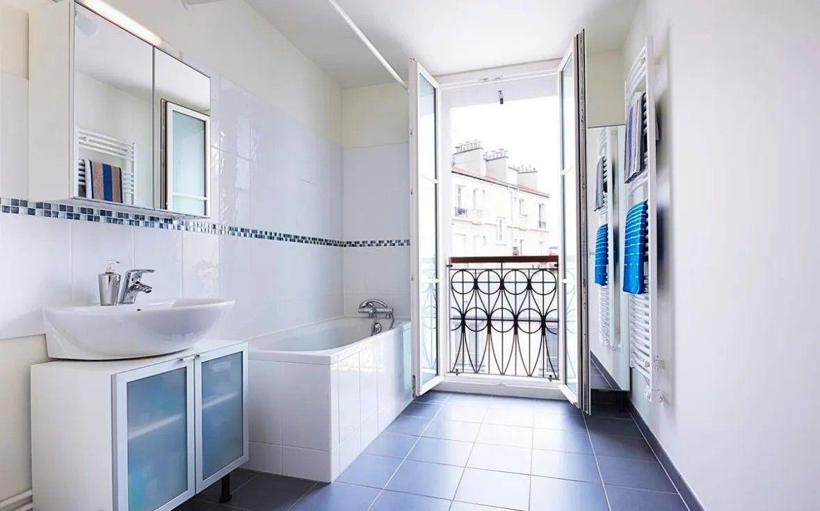 
                                                Location
                                                 Superbe 2P meublé 50m² entièrement rénové