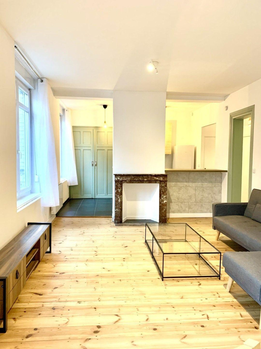 
                                                Location
                                                 Superbe 2P meublé 51m² refait à neuf Saint Sauveur