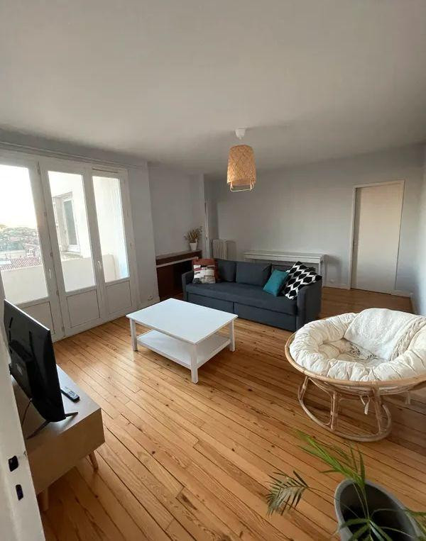
                                                Location
                                                 Superbe 2P meublé 62m2 à Toulouse Saint Cyprien