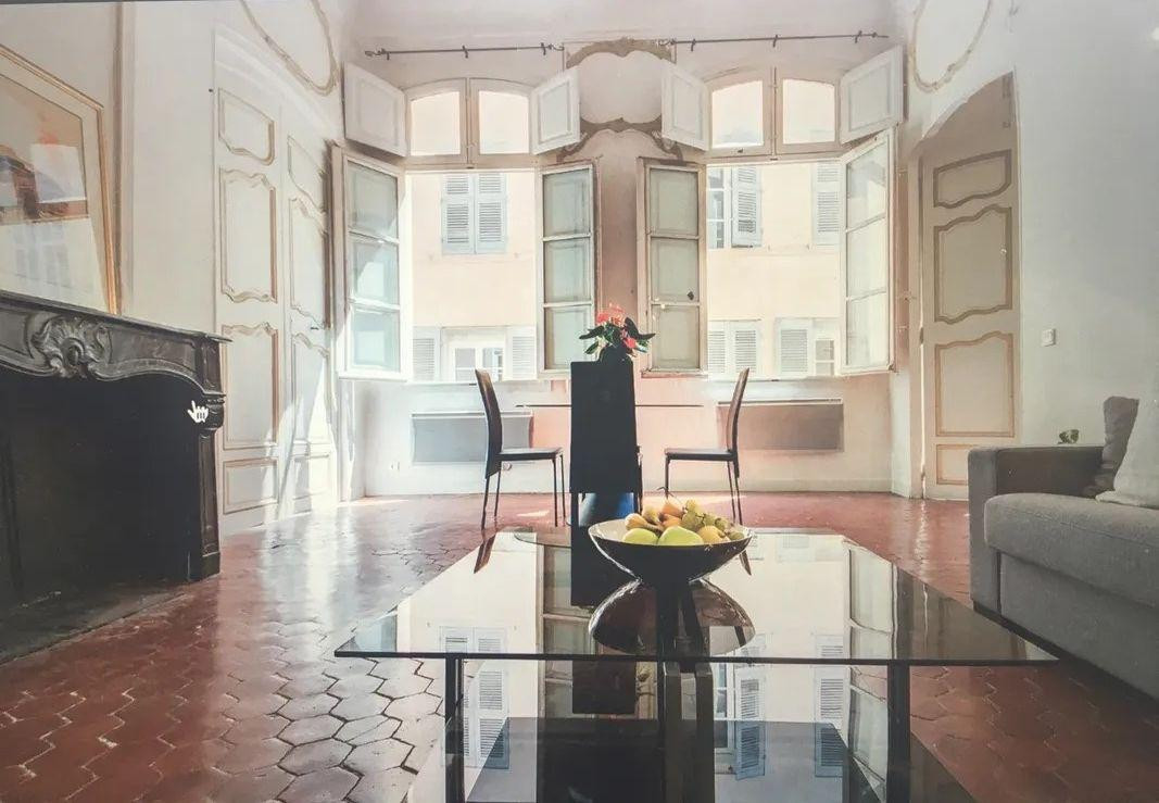 
                                                Location
                                                 Superbe 2P meublé 63m² dans très bel immeuble