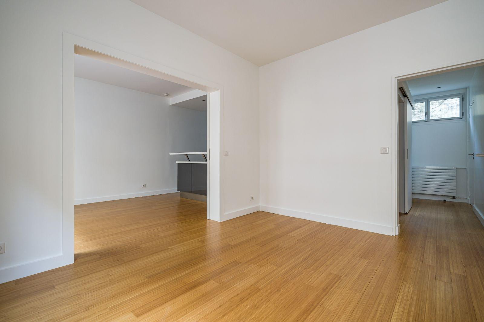 
                                                Location
                                                 Superbe 3P 52m² refait à neuf