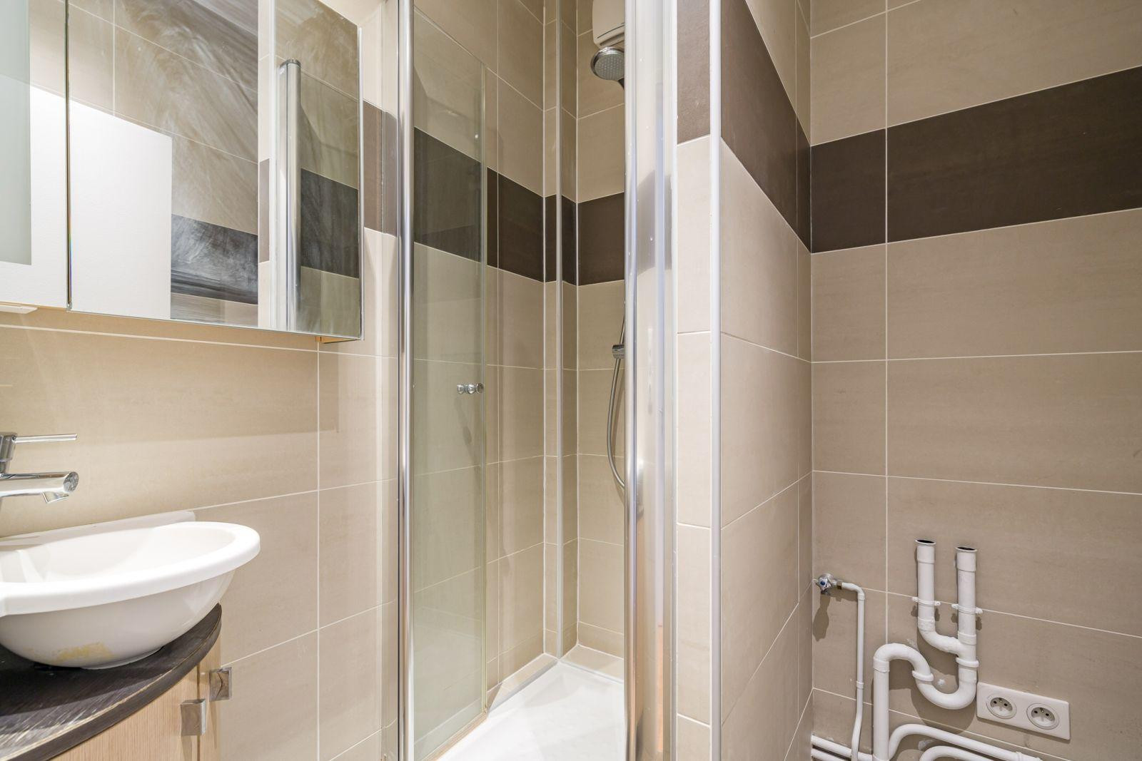
                                                Location
                                                 Superbe 3P 52m² refait à neuf