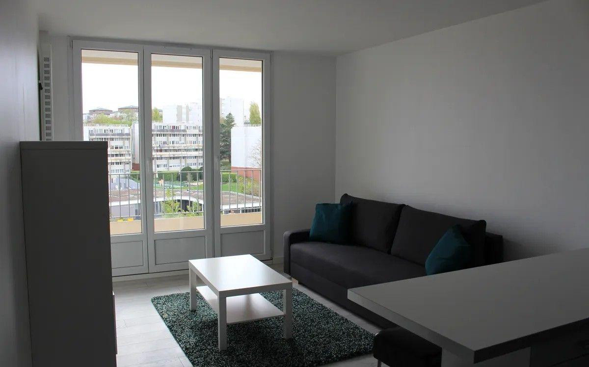 
                                                Location
                                                 Superbe 3P meublé 49m² très calme avec loggia