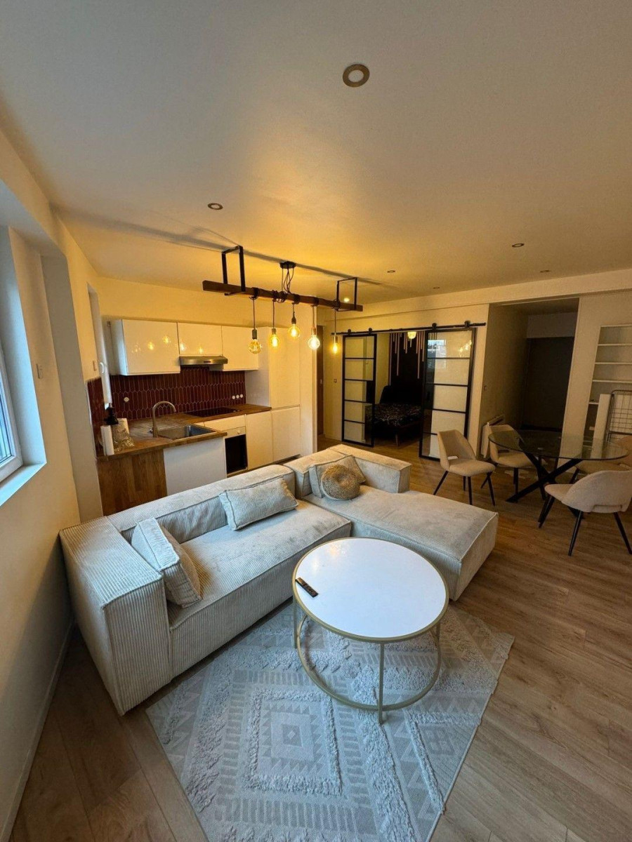 
                                                Location
                                                 Superbe 3P meublé 51m²