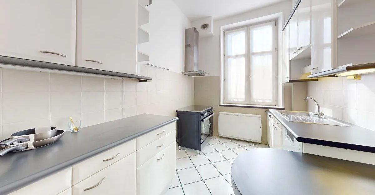 
                                                Location
                                                 Superbe 3P meublé 65m² très lumineux et agréable