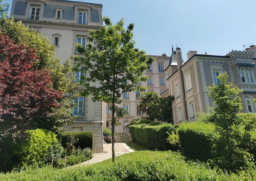
                                                Location
                                                 Superbe 3P meublé avec terrasse à Saint-Etienne
