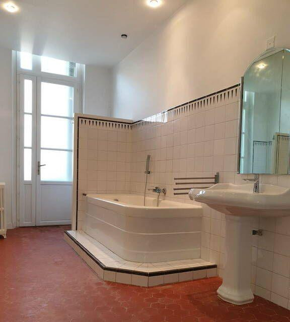 
                                                Location
                                                 Superbe 4 pièces 140 m² refait à neuf Marseille 06