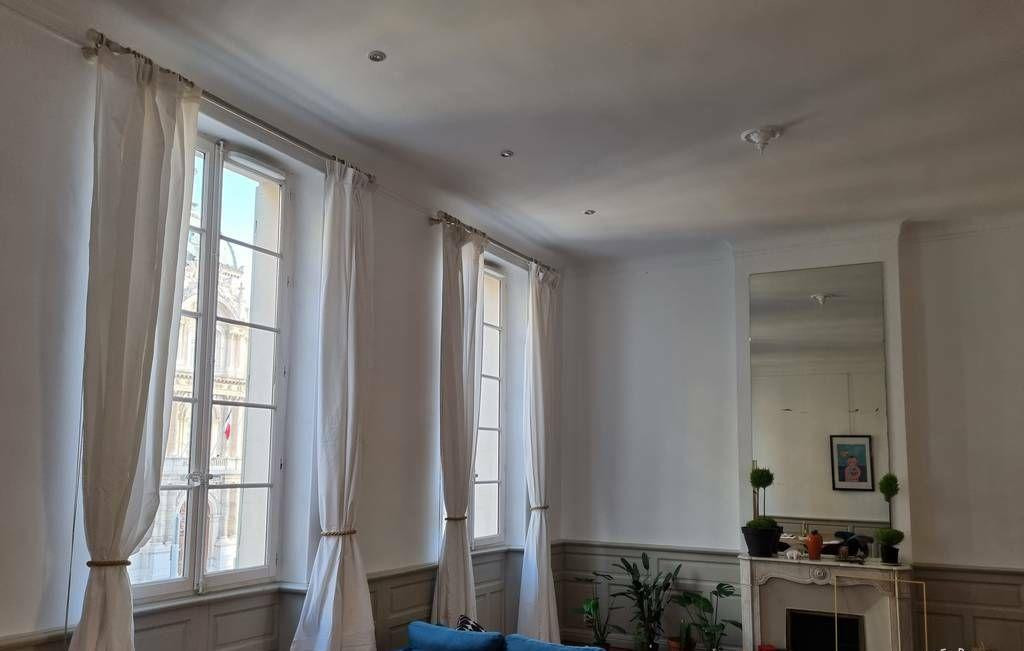 
                                                Location
                                                 Superbe 4 pièces 140 m² refait à neuf Marseille 06