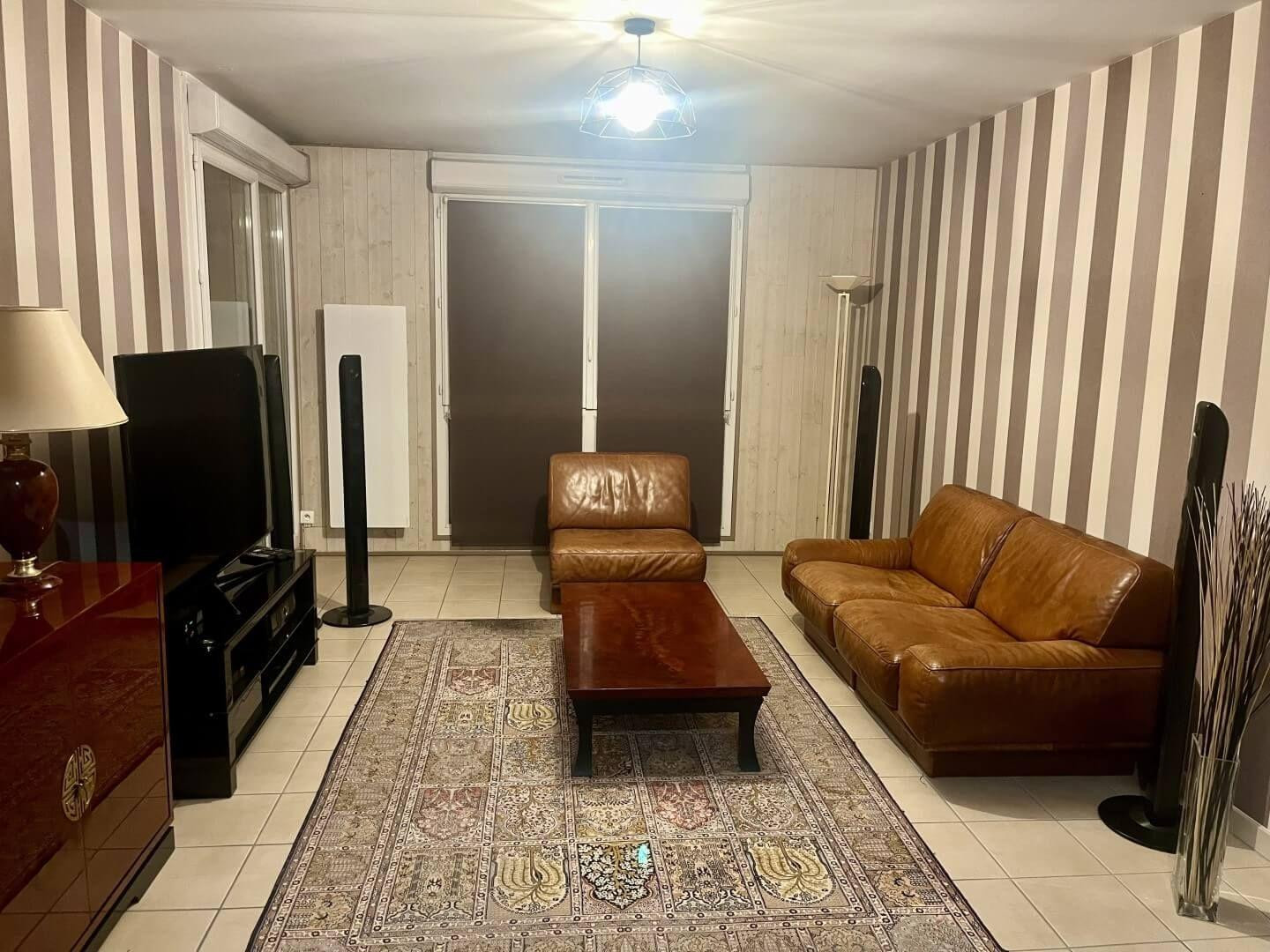 
                                                Location
                                                 Superbe 4P 96m² meublé et équipé avec terrasse