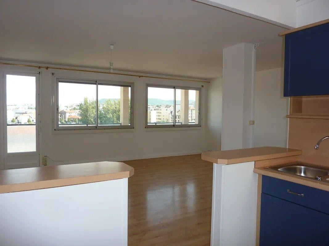 
                                                Location
                                                 Superbe 5P 67m² balcon à Clermont coloc possible