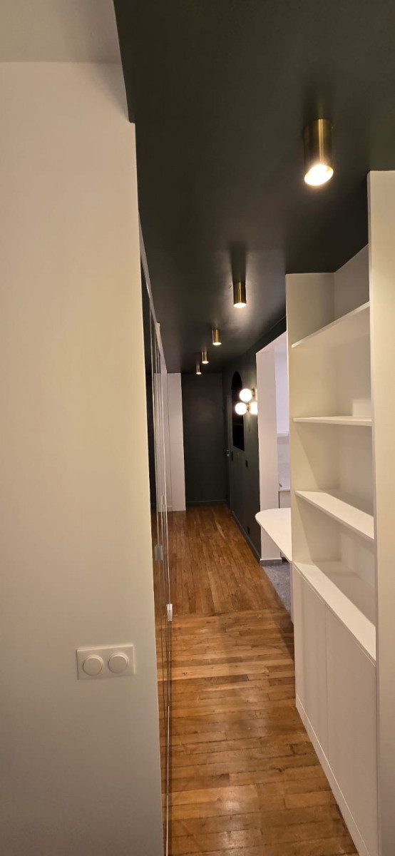 
                                                Location
                                                 Superbe appartement 2 pièces, Paris 15ème (loyer tout inclus)