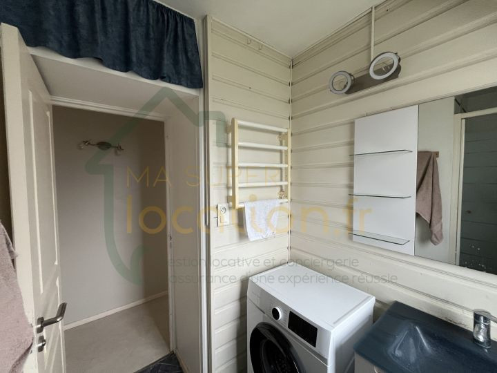 
                                                Location
                                                 Superbe Appartement 4 pièces dans une résidence calme proche du centre-ville de Saint-Quentin