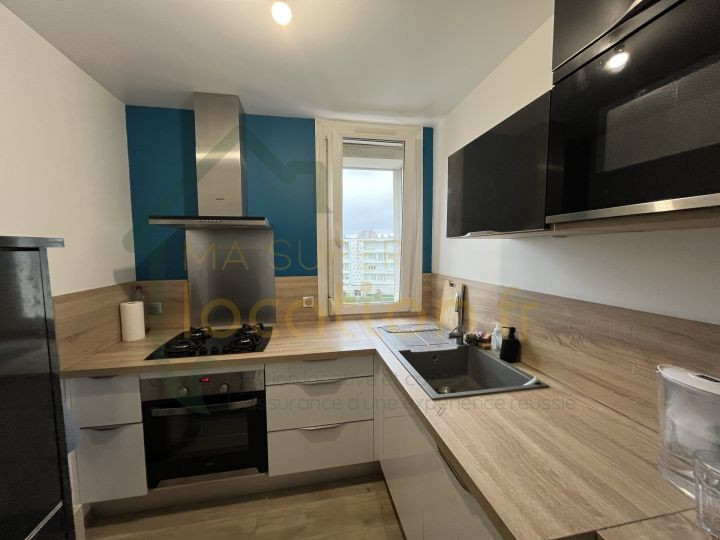 
                                                Location
                                                 Superbe Appartement 4 pièces dans une résidence calme proche du centre-ville de Saint-Quentin