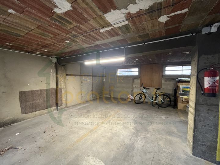 
                                                Location
                                                 Superbe Appartement 4 pièces dans une résidence calme proche du centre-ville de Saint-Quentin