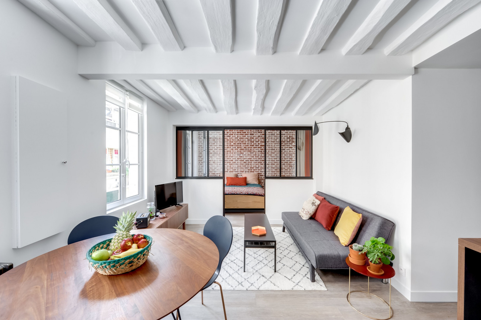 
                                                Location
                                                 Superbe appartement au cœur de Versailles (loyer tout inclus)