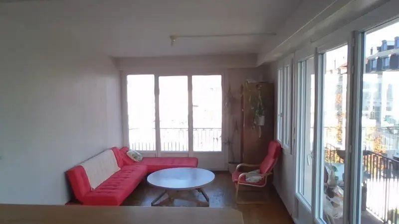 
                                                Location
                                                 Superbe appartement, calme, balcon et terrasse