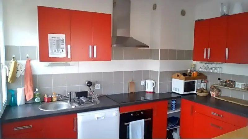 
                                                Location
                                                 Superbe appartement, calme, balcon et terrasse