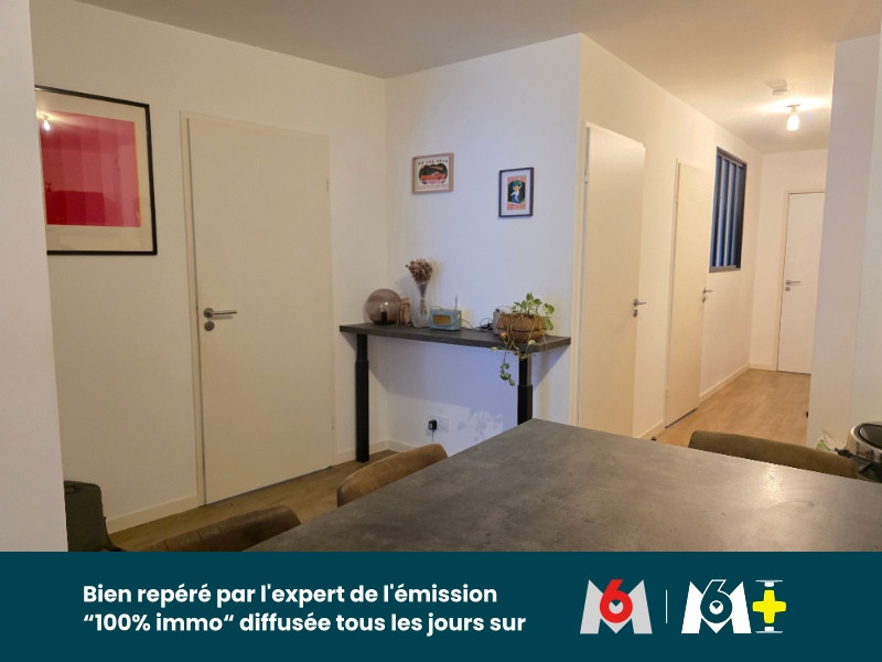 
                                                Vente
                                                 SUPERBE appartement dans immeuble récent et sécurisé sur l'ile de NANTES