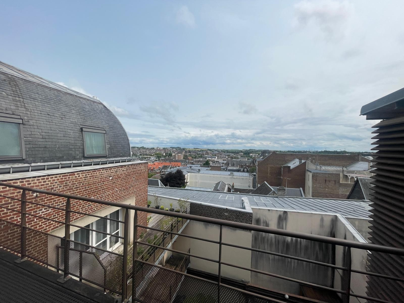 
                                                Location
                                                 Superbe appartement en coeur de ville