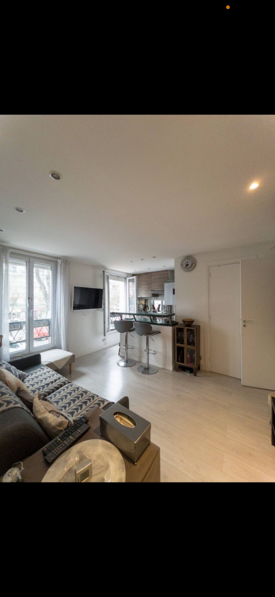 
                                                Location
                                                 Superbe appartement entièrement meublé, terrasse de 15m² et parking inclus dans prix (loyer tout inclus)