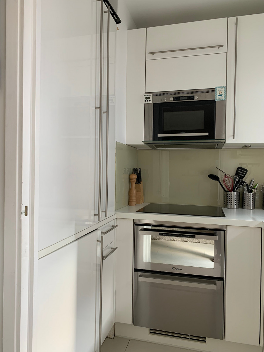 
                                                Location
                                                 Superbe appartement, idéalement situé et entièrement équipé (loyer tout inclus)