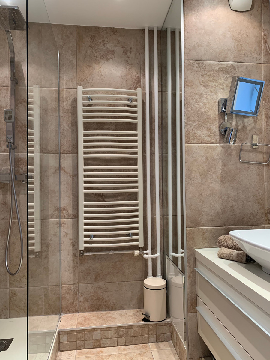 
                                                Location
                                                 Superbe appartement, idéalement situé et entièrement équipé (loyer tout inclus)