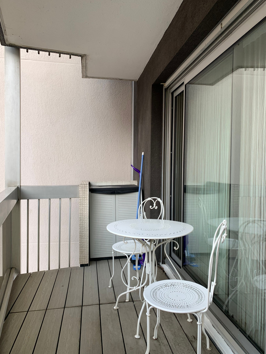
                                                Location
                                                 Superbe appartement, idéalement situé et entièrement équipé (loyer tout inclus)