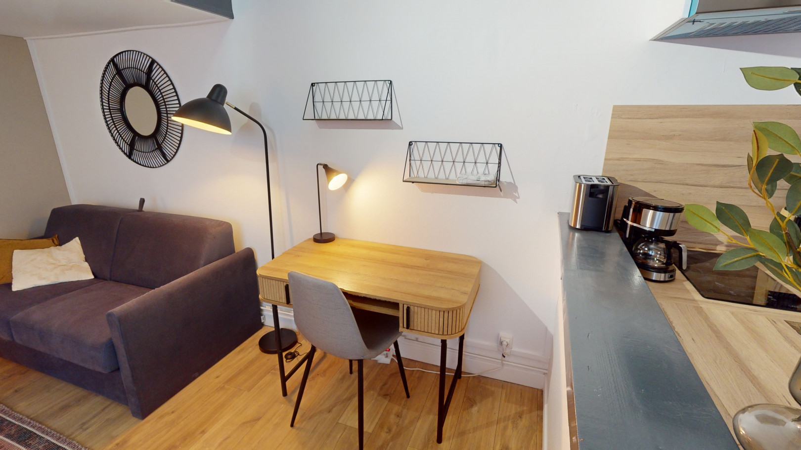 
                                                Location
                                                 Superbe appartement meublé 1 pièce avec mezzanine a 10 min du centre ville de Lille - 1591041