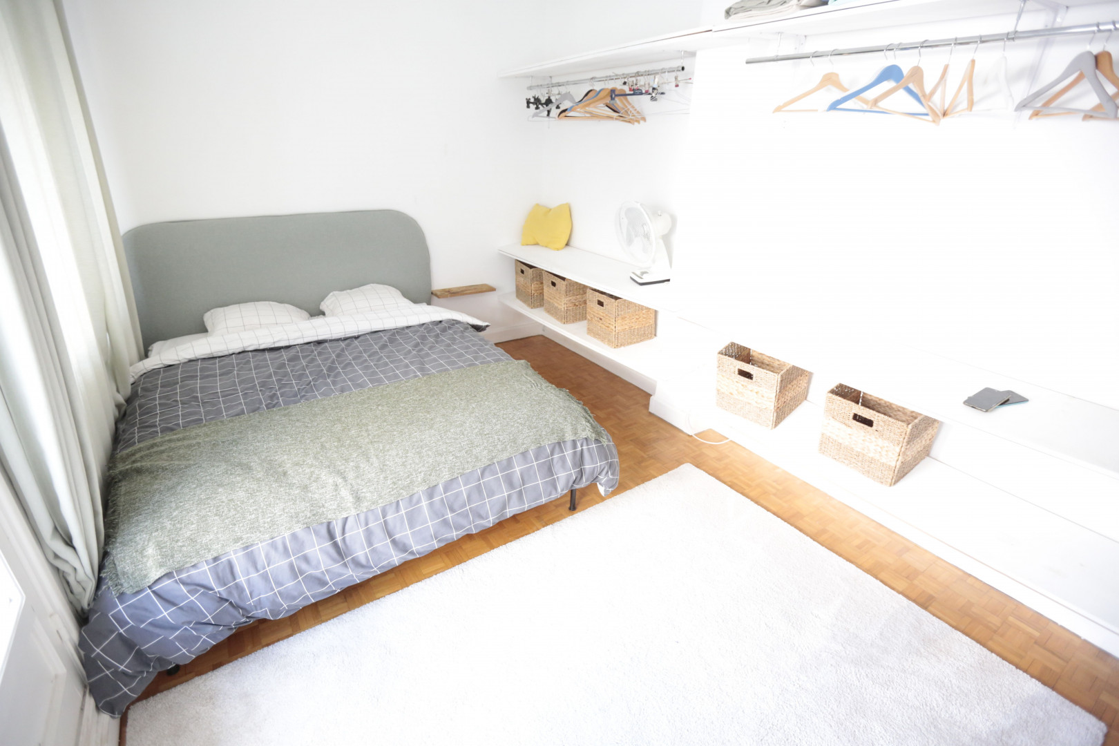 
                                                Location
                                                 Superbe Appartement Meublé en Dernier Étage avec Vue Tour Eiffel (loyer tout inclus)
