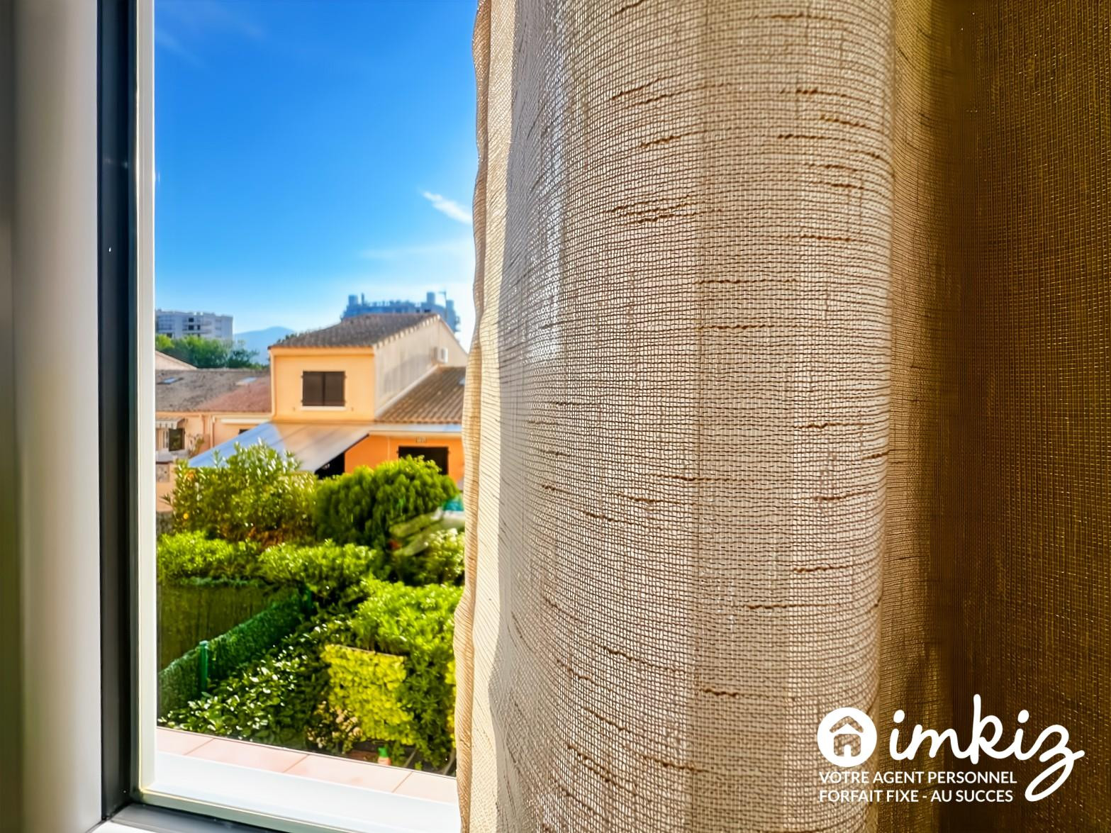 
                                                Vente
                                                 Superbe appartement + parking - à 300m des plages