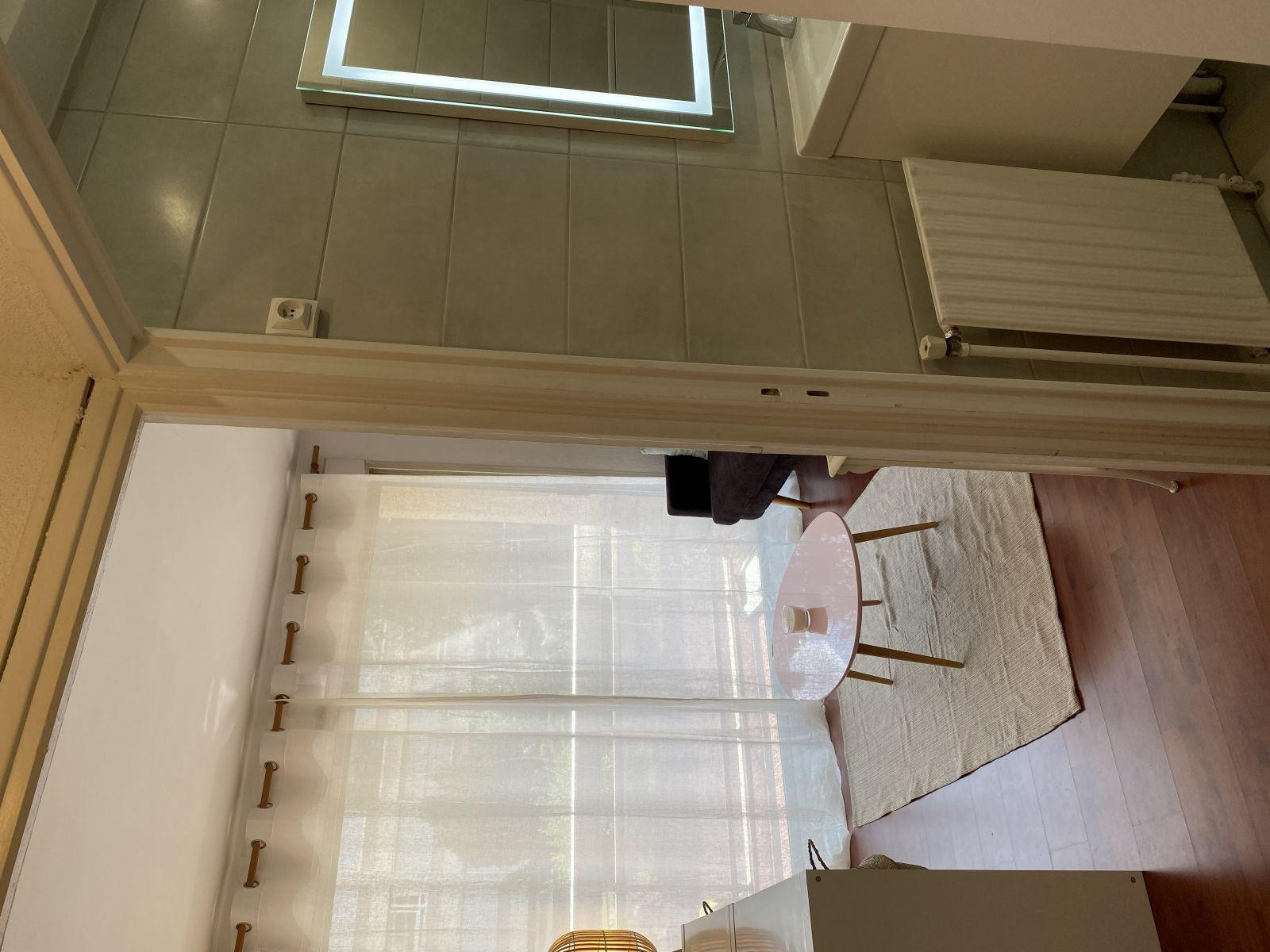 
                                                Location
                                                 Superbe Appartement rue Massena - 27m2