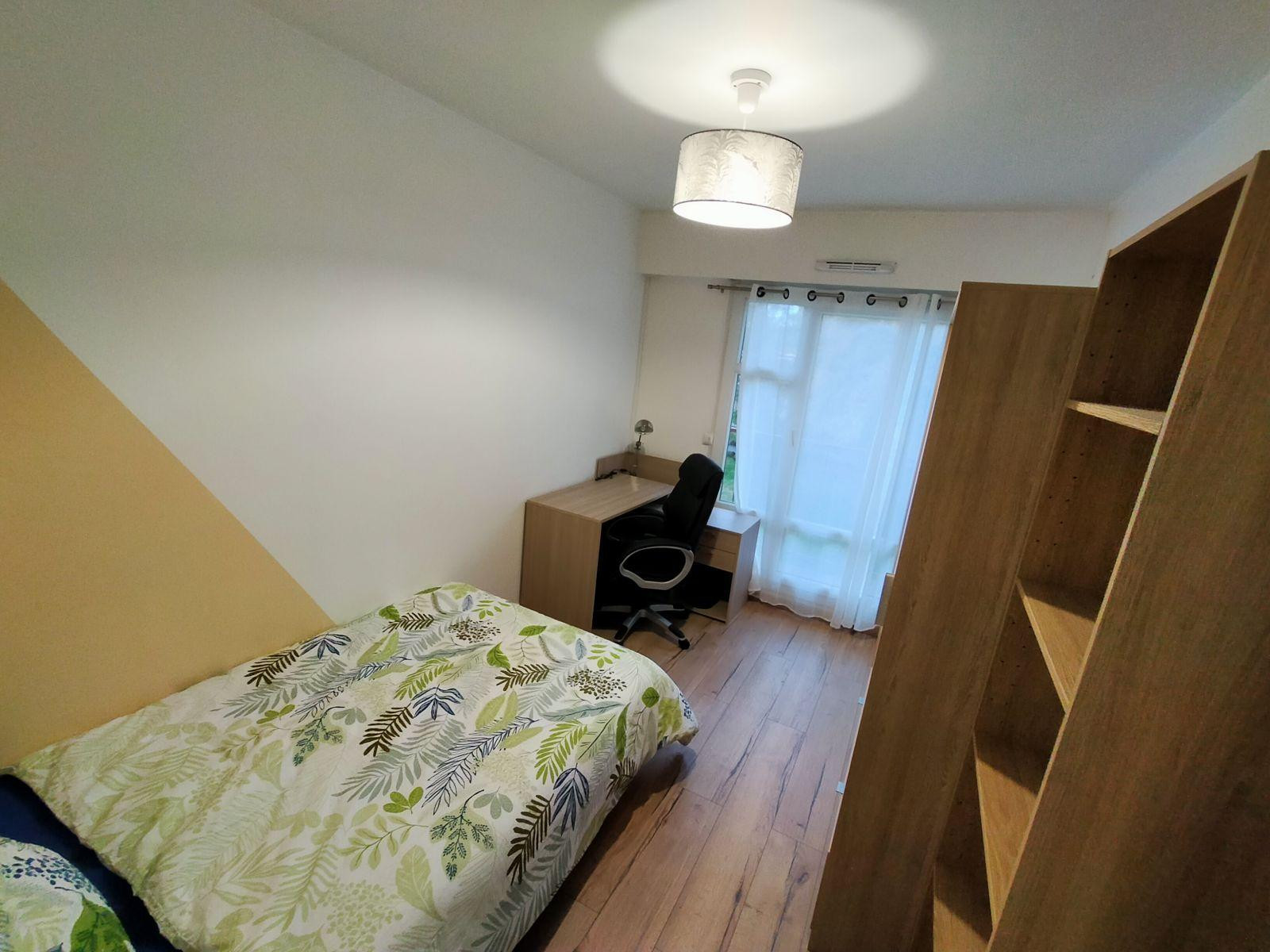 
                                                Location
                                                 Superbe appartement T4 82m²