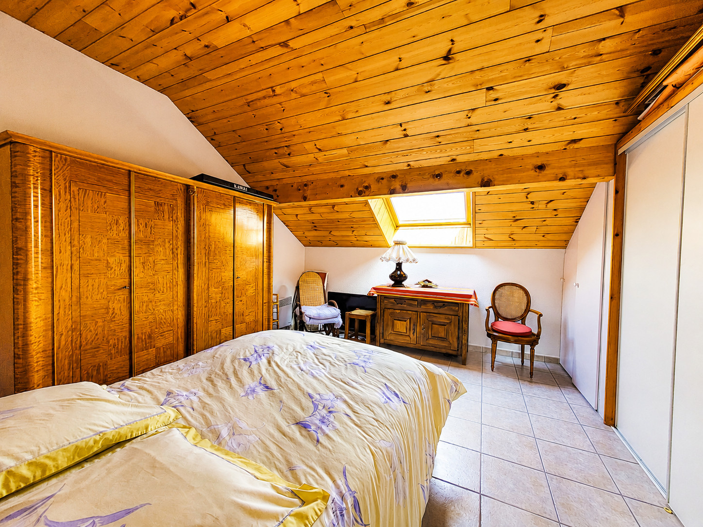 
                                                Vente
                                                 Superbe appartement T4 en duplex traversant