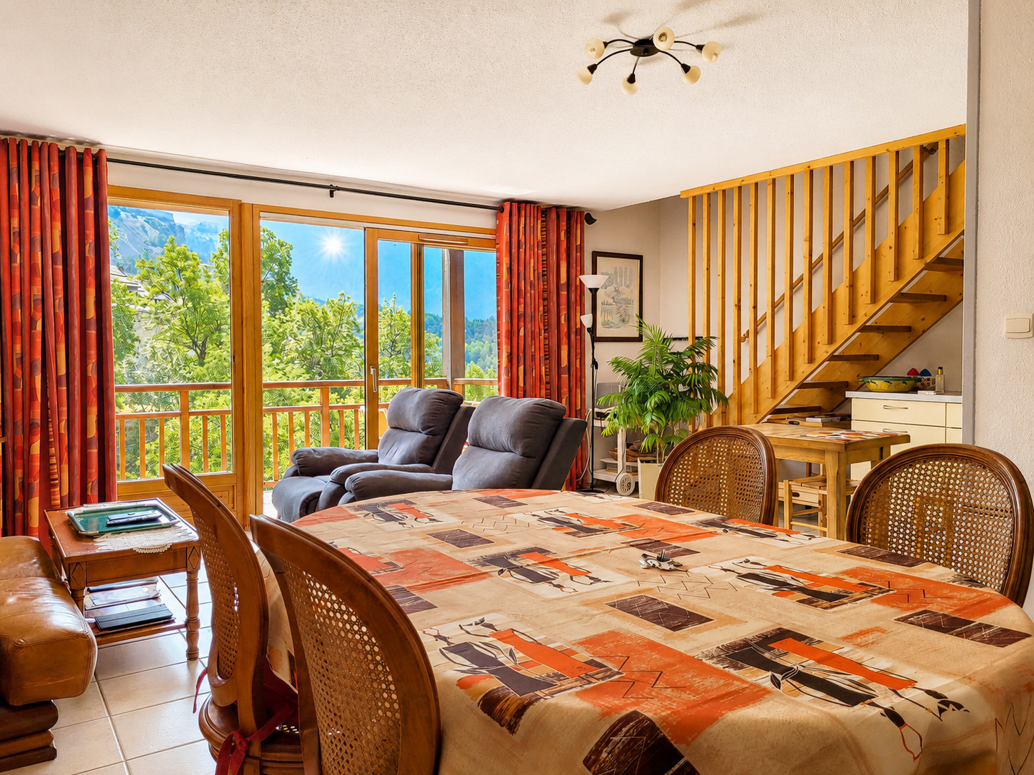 
                                                Vente
                                                 Superbe appartement T4 en duplex traversant