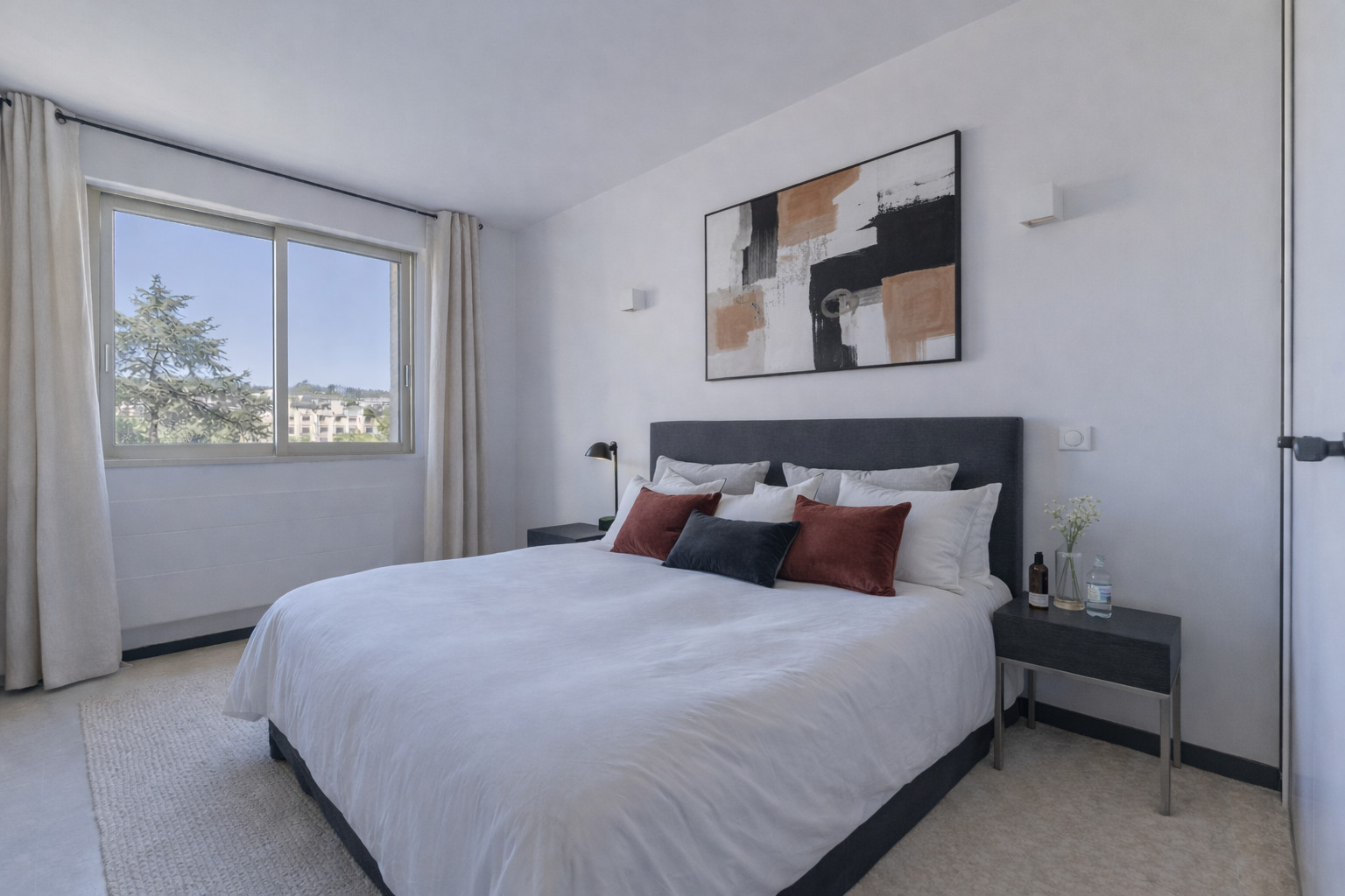 
                                                Vente
                                                 Superbe appartement T4 lumineux avec 2 terrasses, garage et cadre privilégié à LYON 4ème