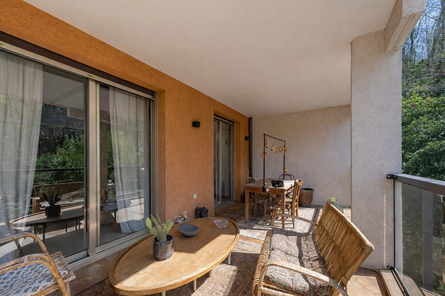 
                                                Vente
                                                 Superbe appartement T4 lumineux avec 2 terrasses, garage et cadre privilégié à LYON 4ème