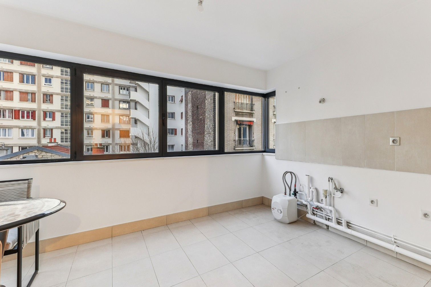 
                                                Vente
                                                 Superbe appartement T6 familial avec terrasse